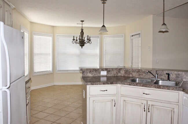 Building Photo - Gorgeous Phenix City Home Off Of HWY 165!