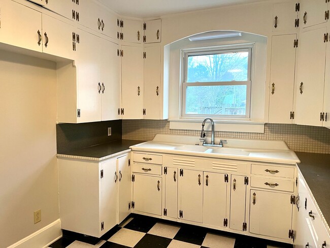 Building Photo - Stately Brick Home on Main Street