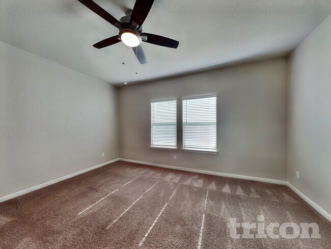 Building Photo - 13630 Paxton Blvd