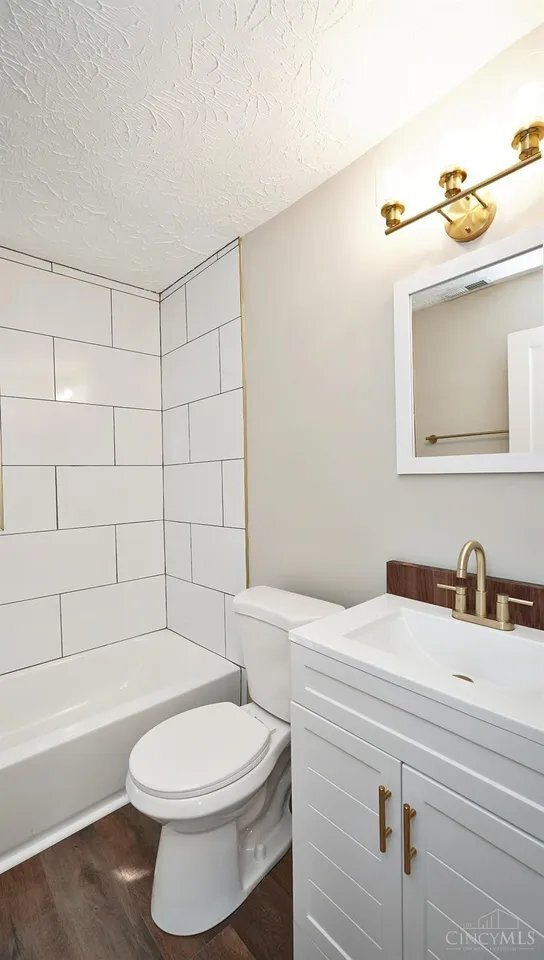 Building Photo - 2992 W McMicken Ave