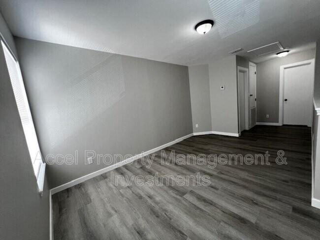 Building Photo - 2912 Ozark Ave