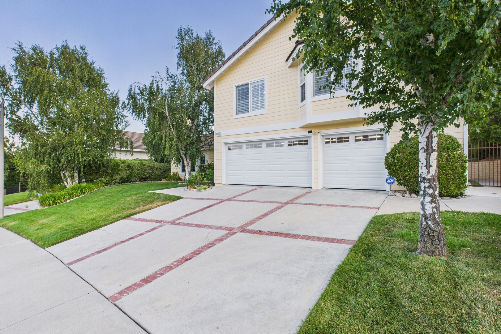 3 Car Garage - 29650 Kimberly Dr