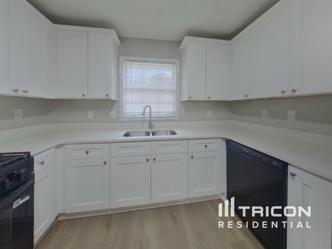 Building Photo - 4539 Riverwood Cir