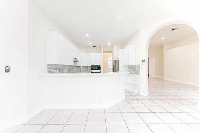 Building Photo - 12630 Torbay Dr