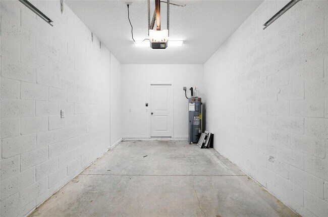 Building Photo - 3632 Bellmeade Ct