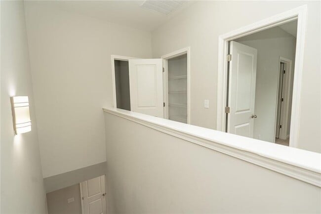 Building Photo - 369 Hardy Water Dr SE