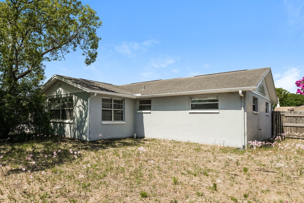 Building Photo - 11610 Meadow Dr