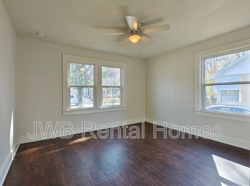 Building Photo - 822 Mackinaw St