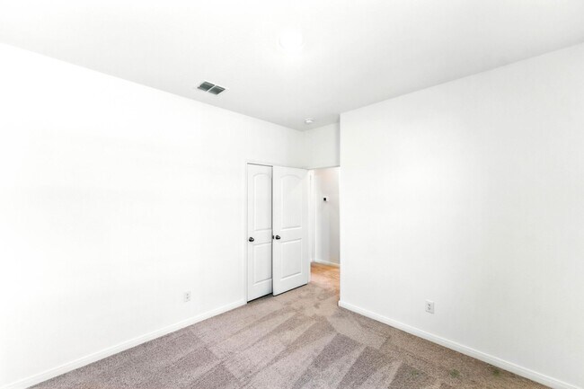 Building Photo - 1151 Amy Dr