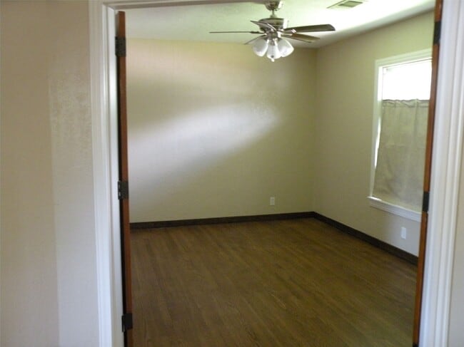 Building Photo - 319 N Hunt St