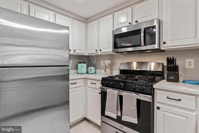 Building Photo - 3835 9th St N