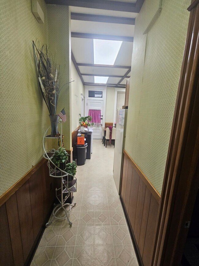 Building Photo - 1132 W Wrightwood Ave