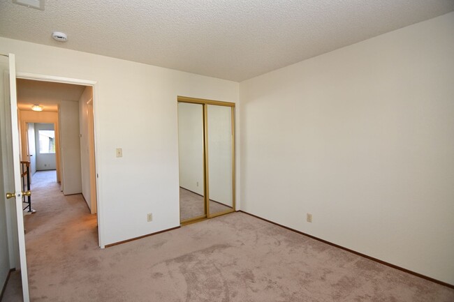 Building Photo - SFR near 880 & 84 -Minutes from Paseo Padr...