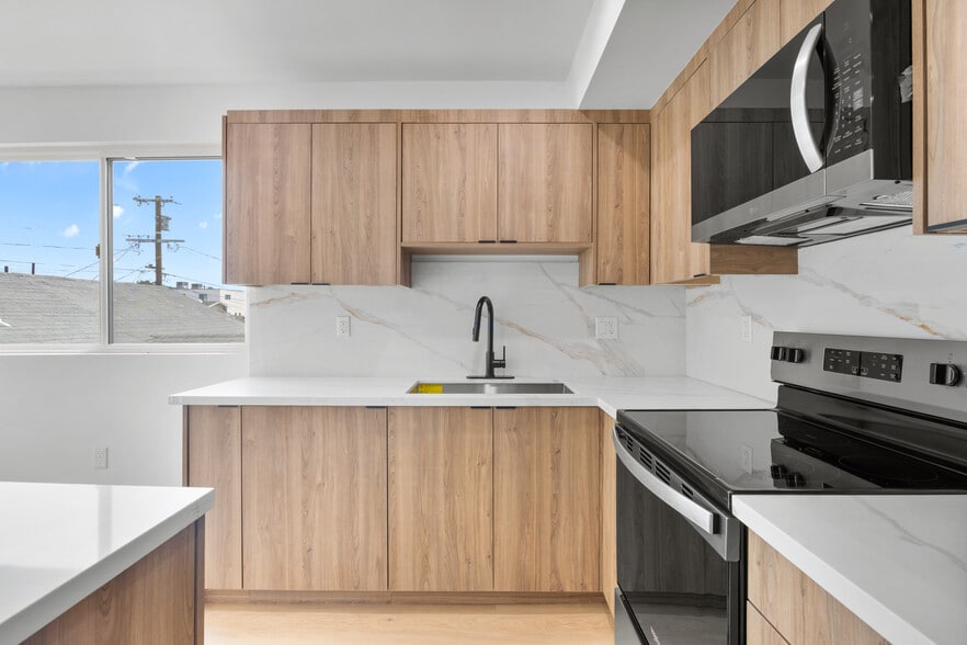 Building Photo - 3207 W 18th St