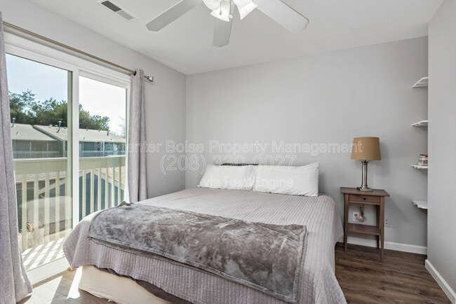 Building Photo - 3039 S Cantrell Ln