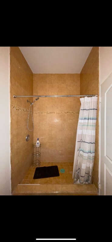 Building Photo - 2425 Hunter St