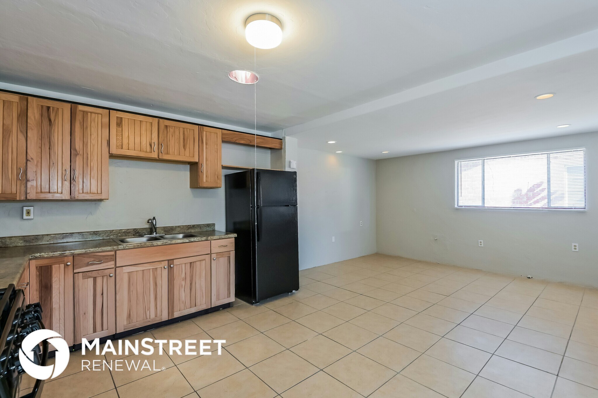 Building Photo - 2407 E Beverly Dr