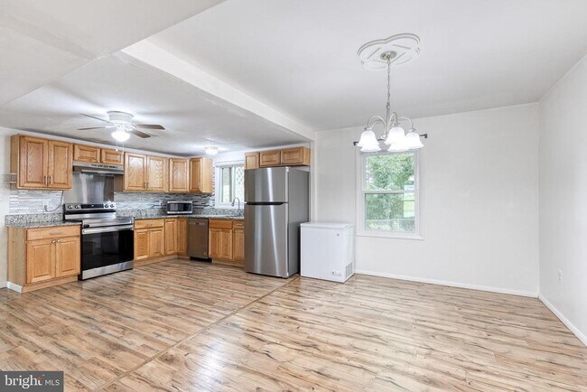 Building Photo - 2249 Four Seasons Dr
