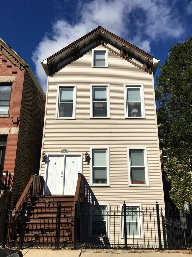Primary Photo - 1426 N Greenview Ave