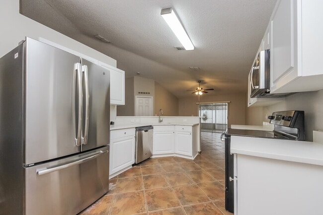 Building Photo - 11737 Pethrick Dr