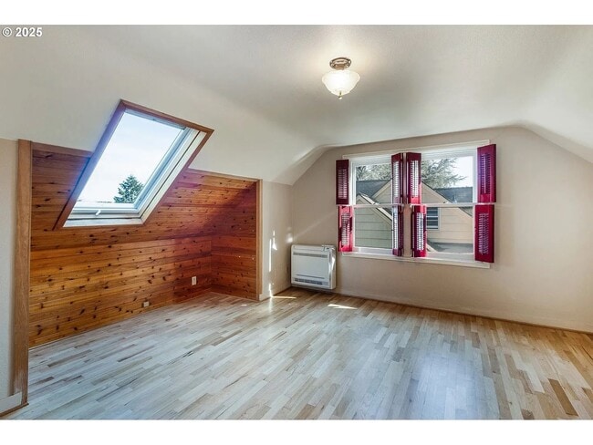 Building Photo - Gorgeous College Hill 4 BD, 3BA in desirab...