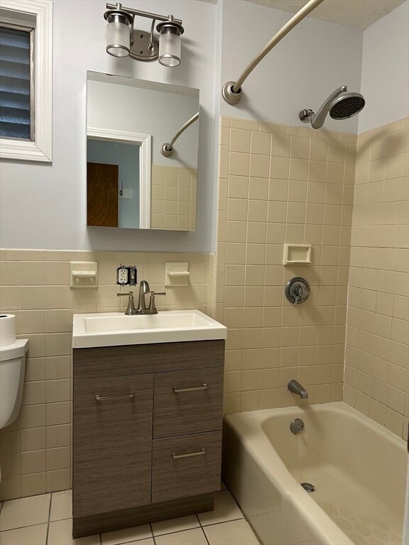 Building Photo - 479 Sumner St