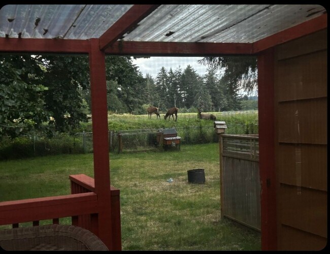 Building Photo - Beautiful River-View Home Near Downtown Warrenton