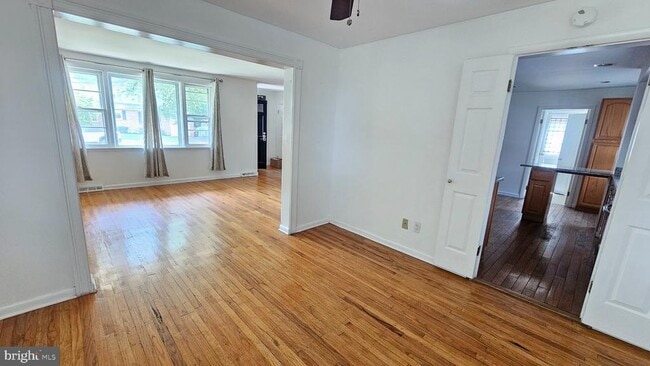 Building Photo - 328 Rees Dr