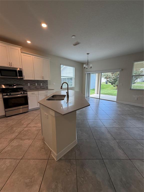Building Photo - 15055 Driftwater Dr