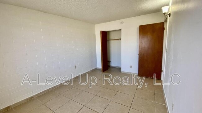 Building Photo - 3519 E Ellington Pl