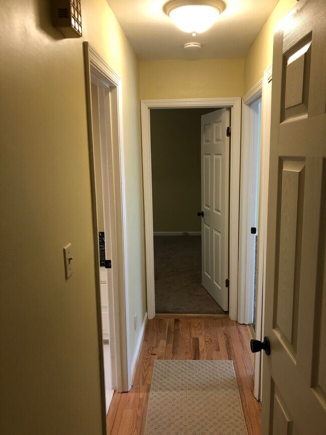 Building Photo - Available 9/8. Beautiful 4BR/2.5BA Home Av...