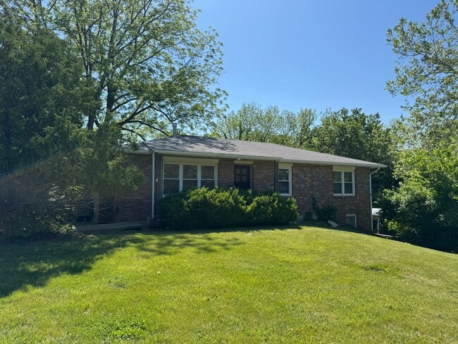 Building Photo - 4 Bedroom house with Second kitchen in basement