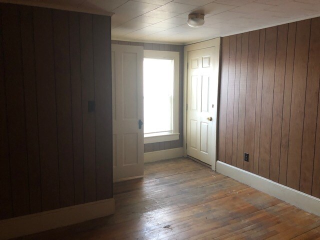 Building Photo - 90 Elm St