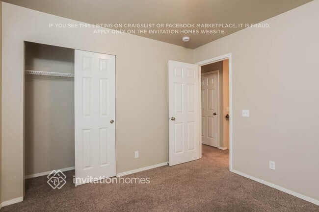 Building Photo - 11408 33rd St NE