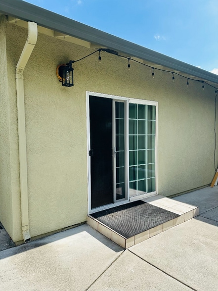 Building Photo - 3903 Manzanita Ct