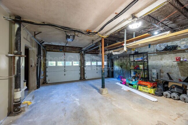 Building Photo - 205 Jinny Hill Rd