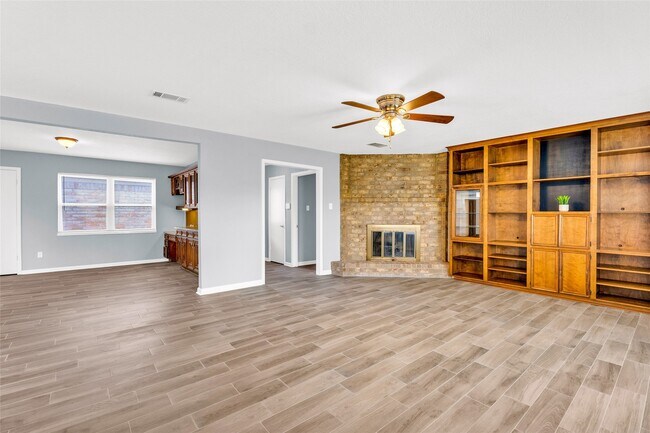 Building Photo - 10003 Windriver Dr