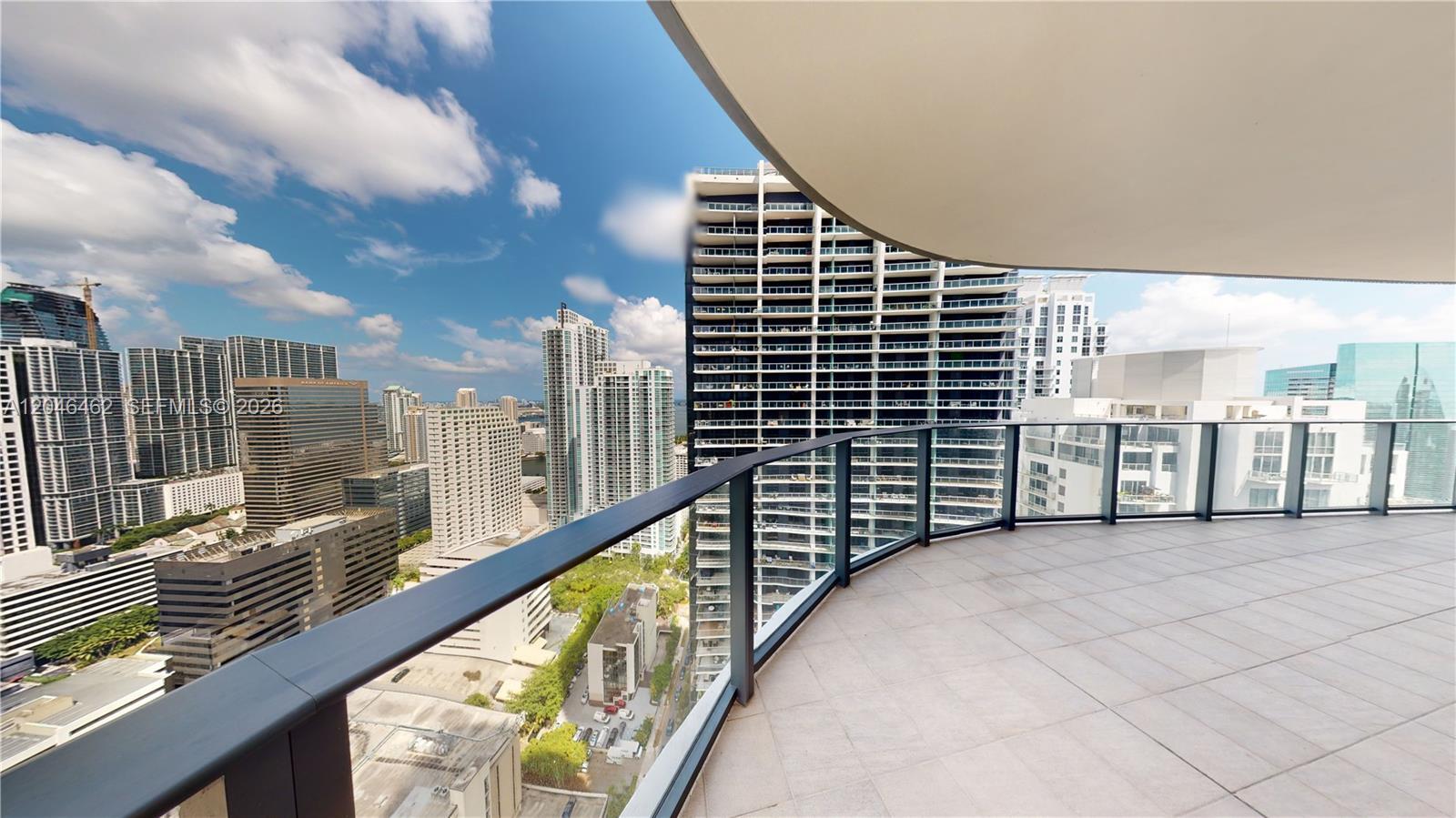 Building Photo - 1000 Brickell Plz