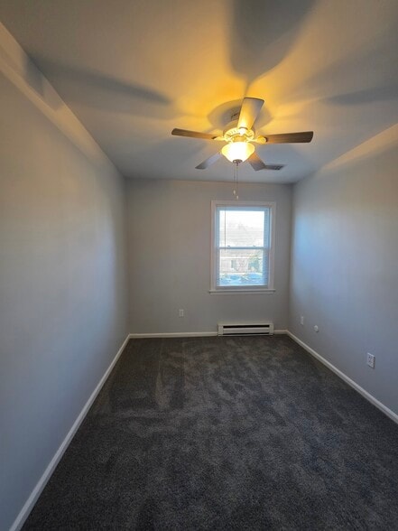 Building Photo - 1930 Cricklewood Cv