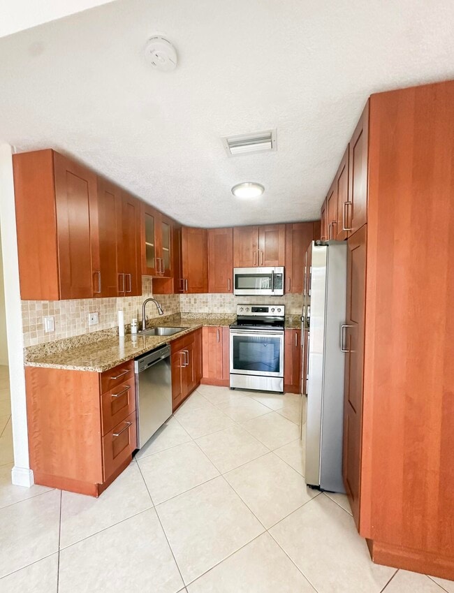 Building Photo - 1071 NW 83rd Dr