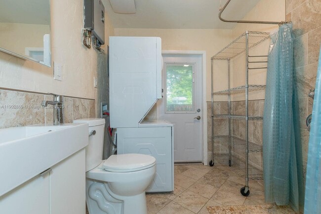 Building Photo - 1010 N 69th Way