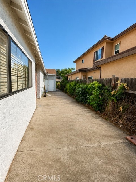 Building Photo - 223 E Haven Ave