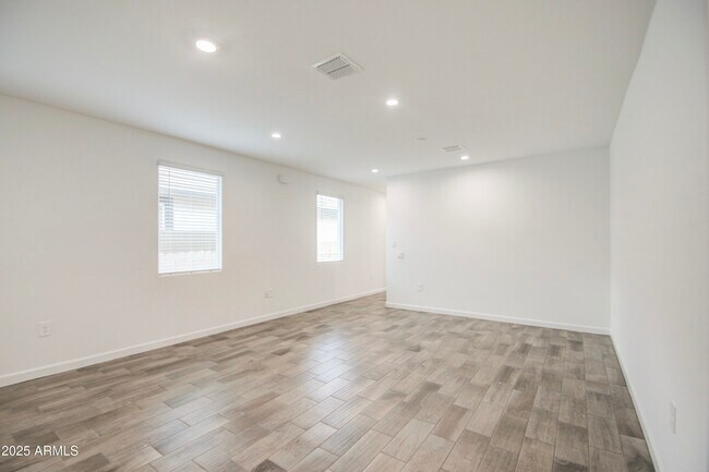 Building Photo - 1749 W Stealth Ave