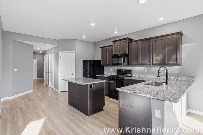 Building Photo - Lovely 5 BD | 3 BA | Loft | Main-Level Suite | 2,376 SF | Corner Lot | Riverside Estates