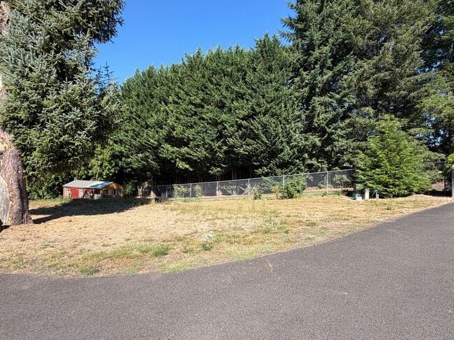 Building Photo - 708 NE 235th St