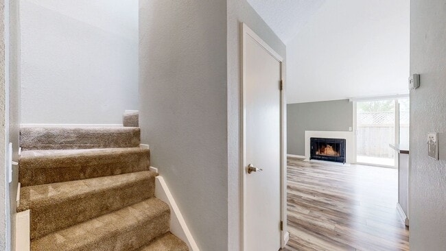 Building Photo - Serene 2 Bedroom 2 Bath Townhome in Windsor, CA with Carport Included!