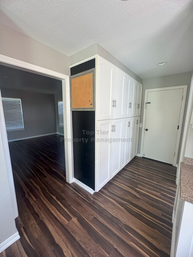 Building Photo - Spacious 4-Bedroom Home on Expansive Lot i...
