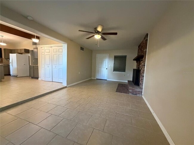 Building Photo - 904 Hill St