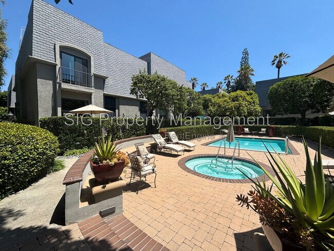 Building Photo - 352 S Orange Grove Blvd