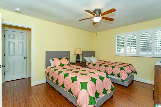 Building Photo - 327 Heath Dr